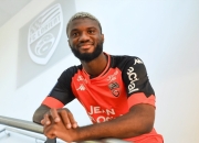 米兰捕鱼-里昂前锋梅开二度，成为本场胜利最大功臣