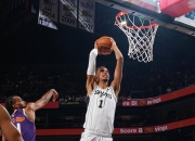 米兰真人-火箭取胜马刺，约翰逊贝斯利24分领战