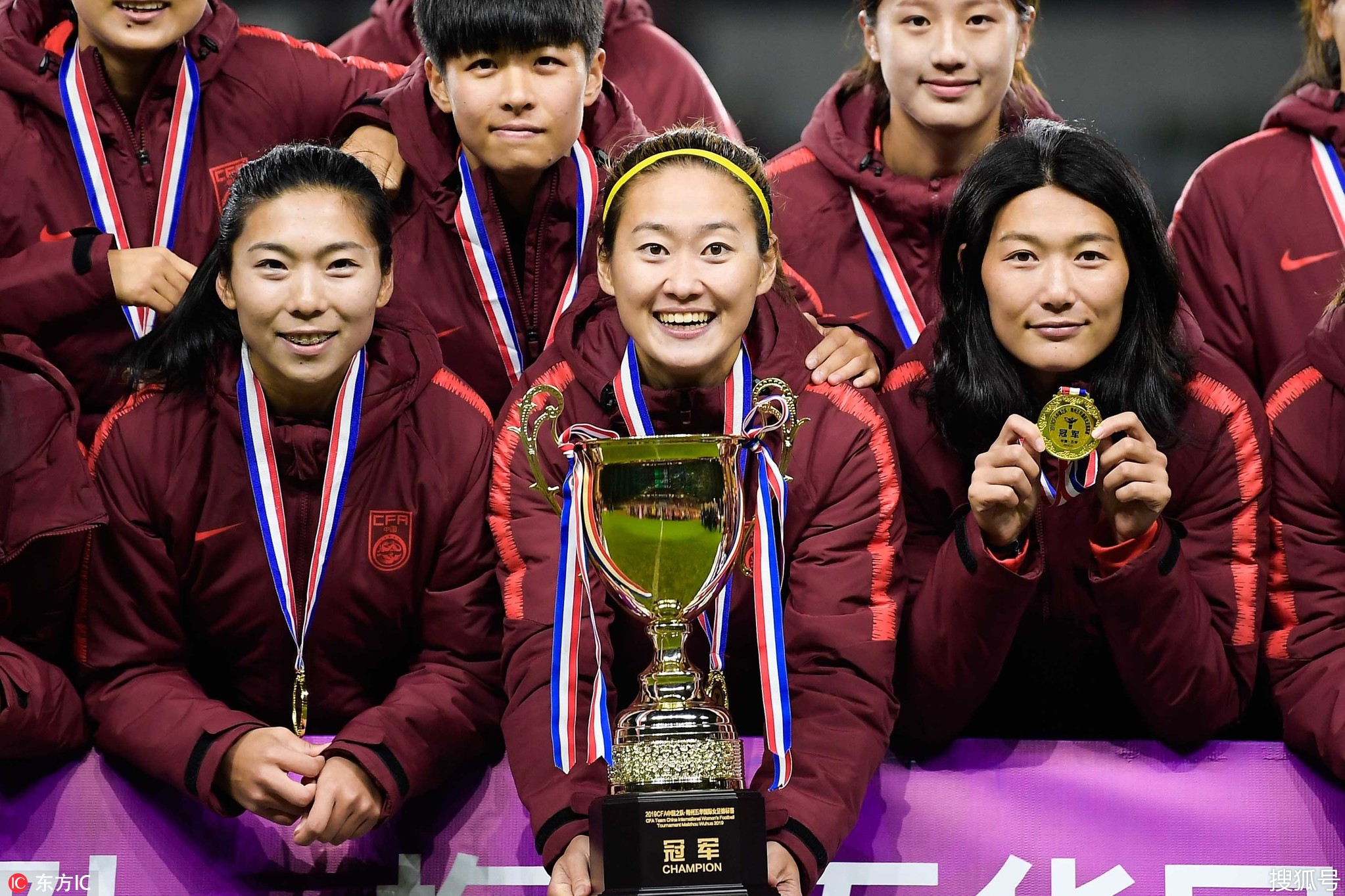天津女足队实力雄厚，斩获冠军头衔