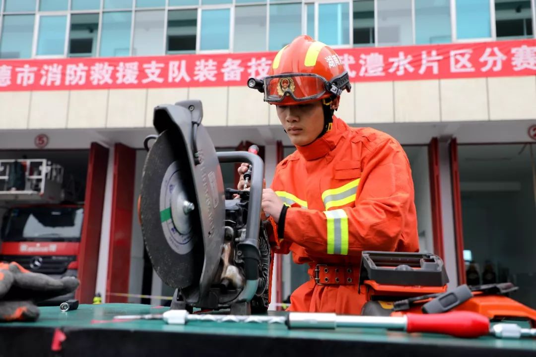 全力防守争分夺秒，不放过任何机会