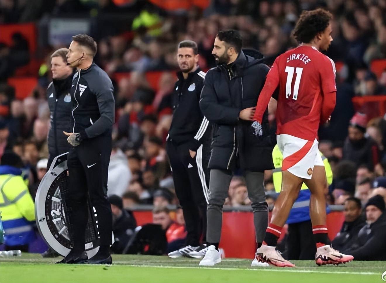 曼联球迷狂喜!红魔晋级欧国联决赛的简单介绍 曼联球迷狂喜!红魔晋级欧国联决赛的简单介绍