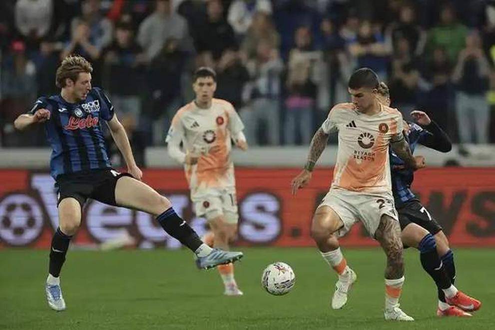 亚特兰大门将状态出色,扑出多个关键球保住球队不败 亚特兰大门将状态出色,扑出多个关键球保住球队不败