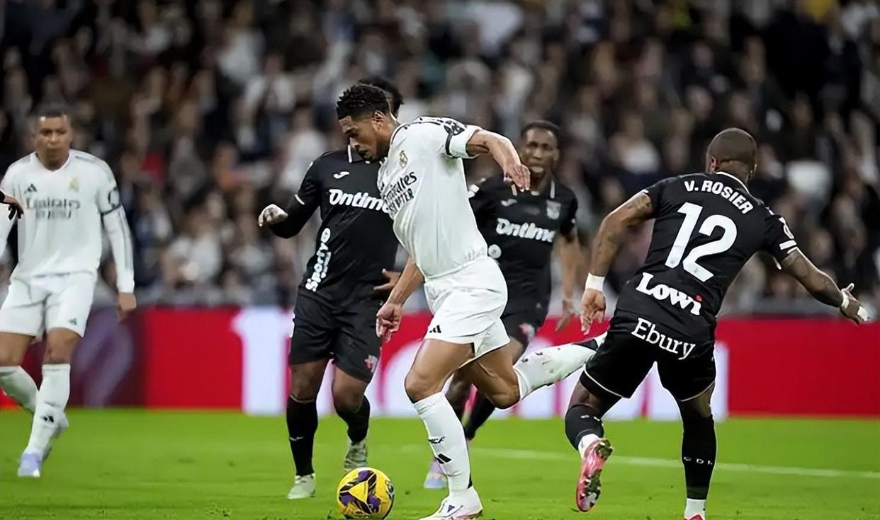 包含意甲赛场实力角逐正酣,强队展现决胜信念的词条 包含意甲赛场实力角逐正酣,强队展现决胜信念的词条