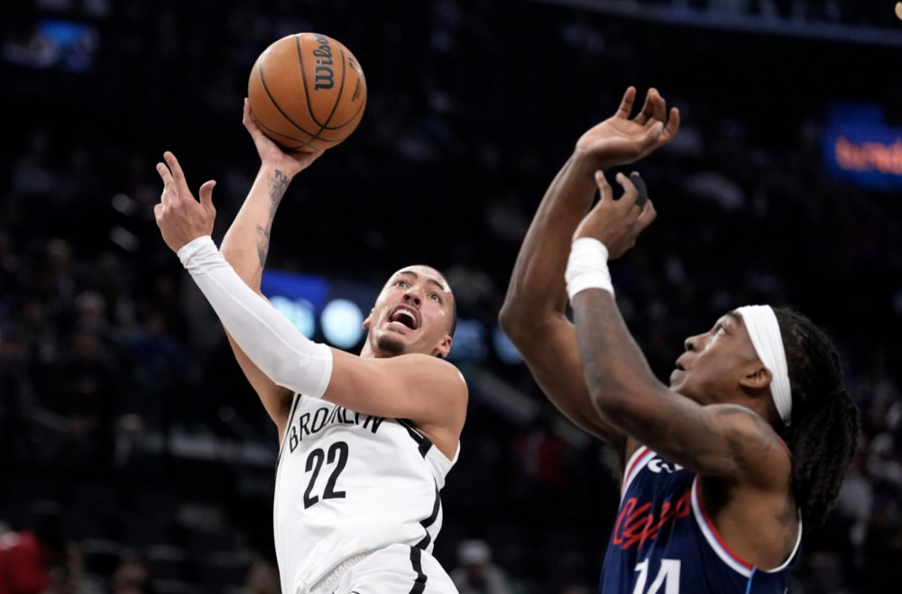 湖人队惊险逆转篮网队