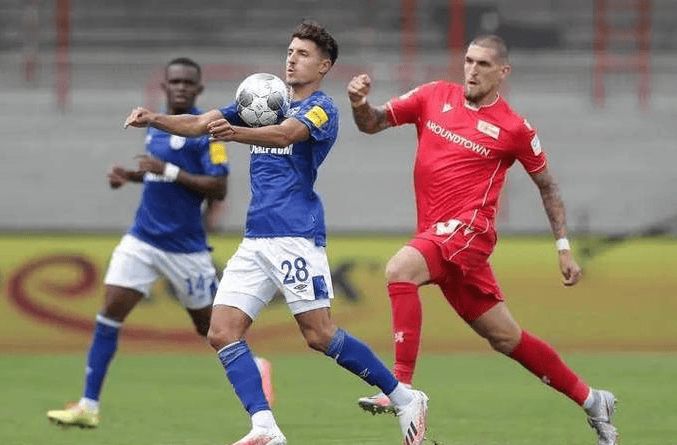 尼斯球员士气高涨,备战下一轮比赛 尼斯球员士气高涨,备战下一轮比赛