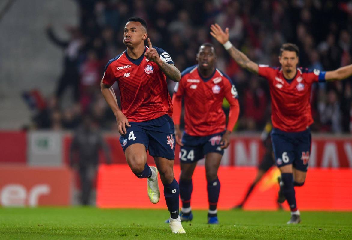 梅斯主场不敌布雷斯特,遭遇低迷连败的尴尬 梅斯主场不敌布雷斯特,遭遇低迷连败的尴尬