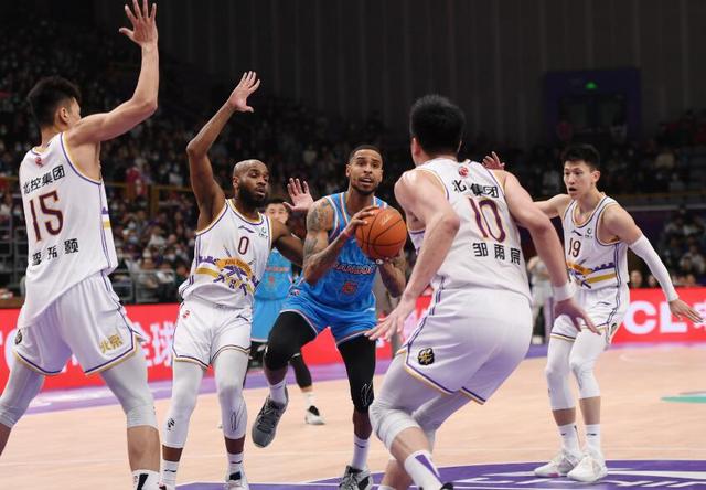 疾风蒂特蓬良好表现,艰难获胜迎来连胜 疾风蒂特蓬良好表现,艰难获胜迎来连胜