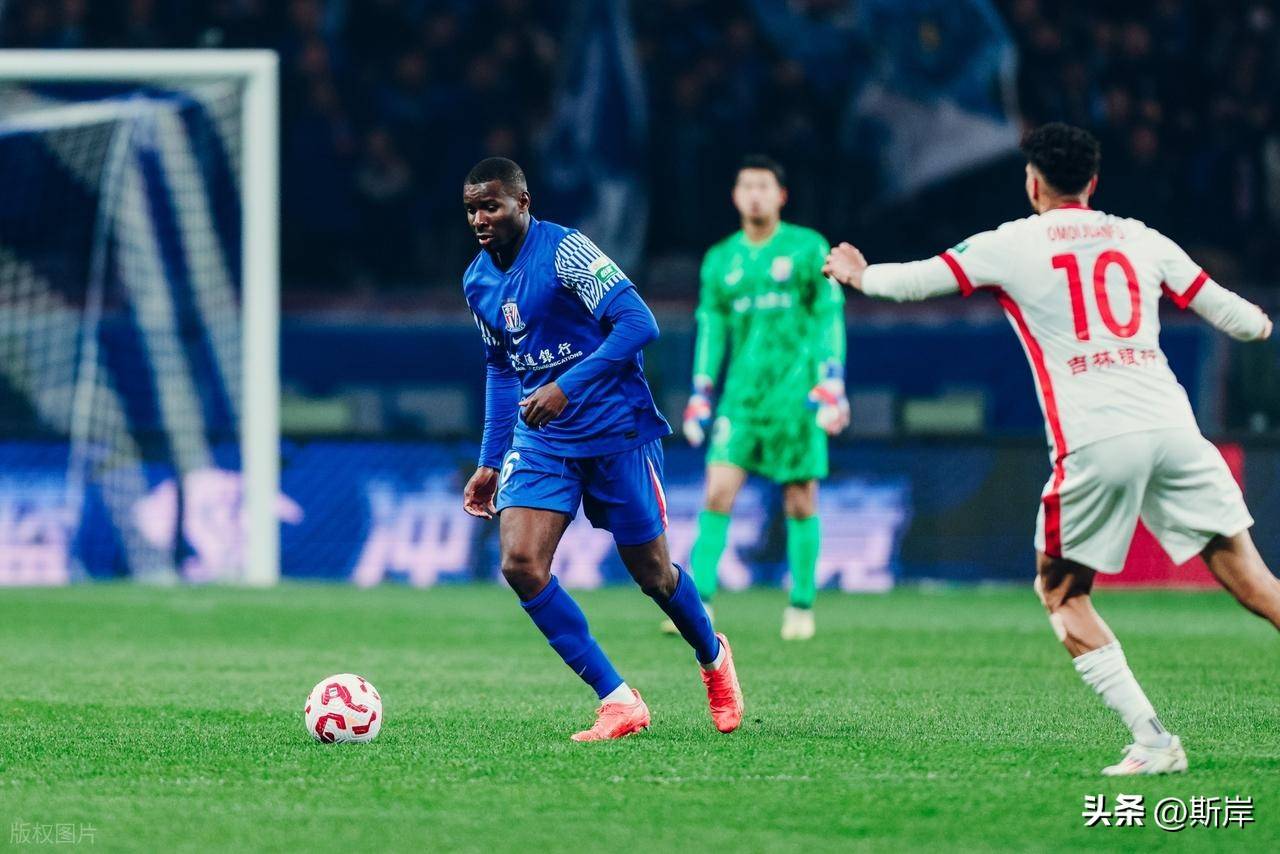 长春亚泰遇瓶颈,急需调整防线稳固 长春亚泰遇瓶颈,急需调整防线稳固