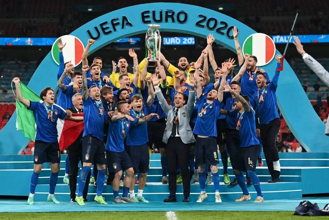 罗马尼亚队在欧预赛淘汰赛中取得胜利 罗马尼亚队在欧预赛淘汰赛中取得胜利