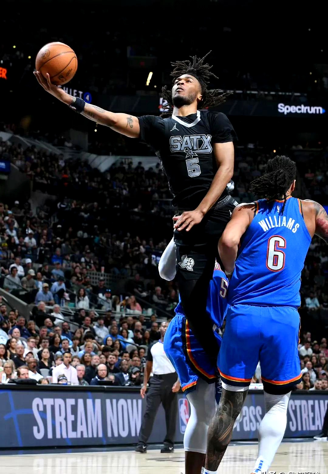 马刺大胜开拓者,盖伊三分球绝杀 马刺大胜开拓者,盖伊三分球绝杀