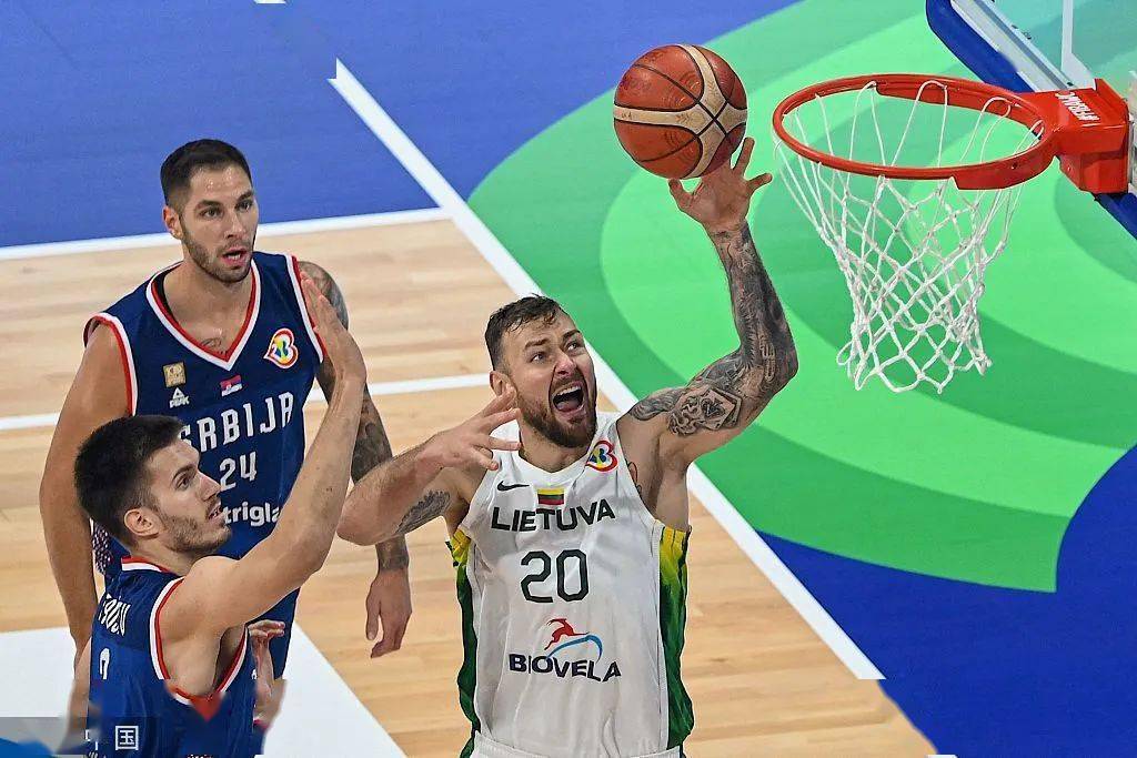 多特蒙德客场大胜对手,展示强大实力称霸比赛现场 多特蒙德客场大胜对手,展示强大实力称霸比赛现场