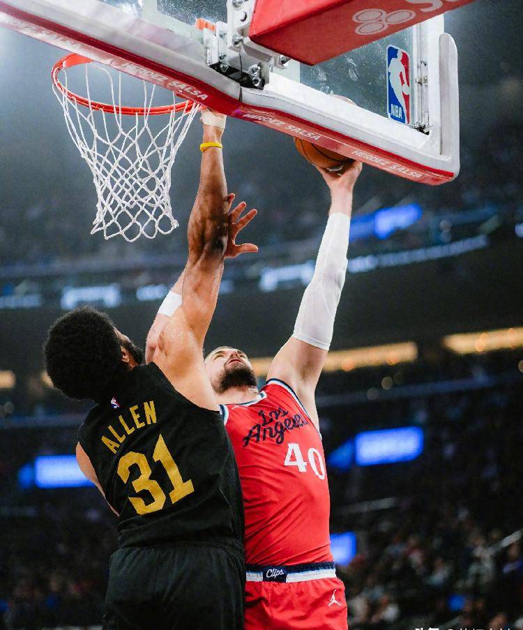 快船擒胜独行侠，莱昂纳德全场砍下35分领队赢球