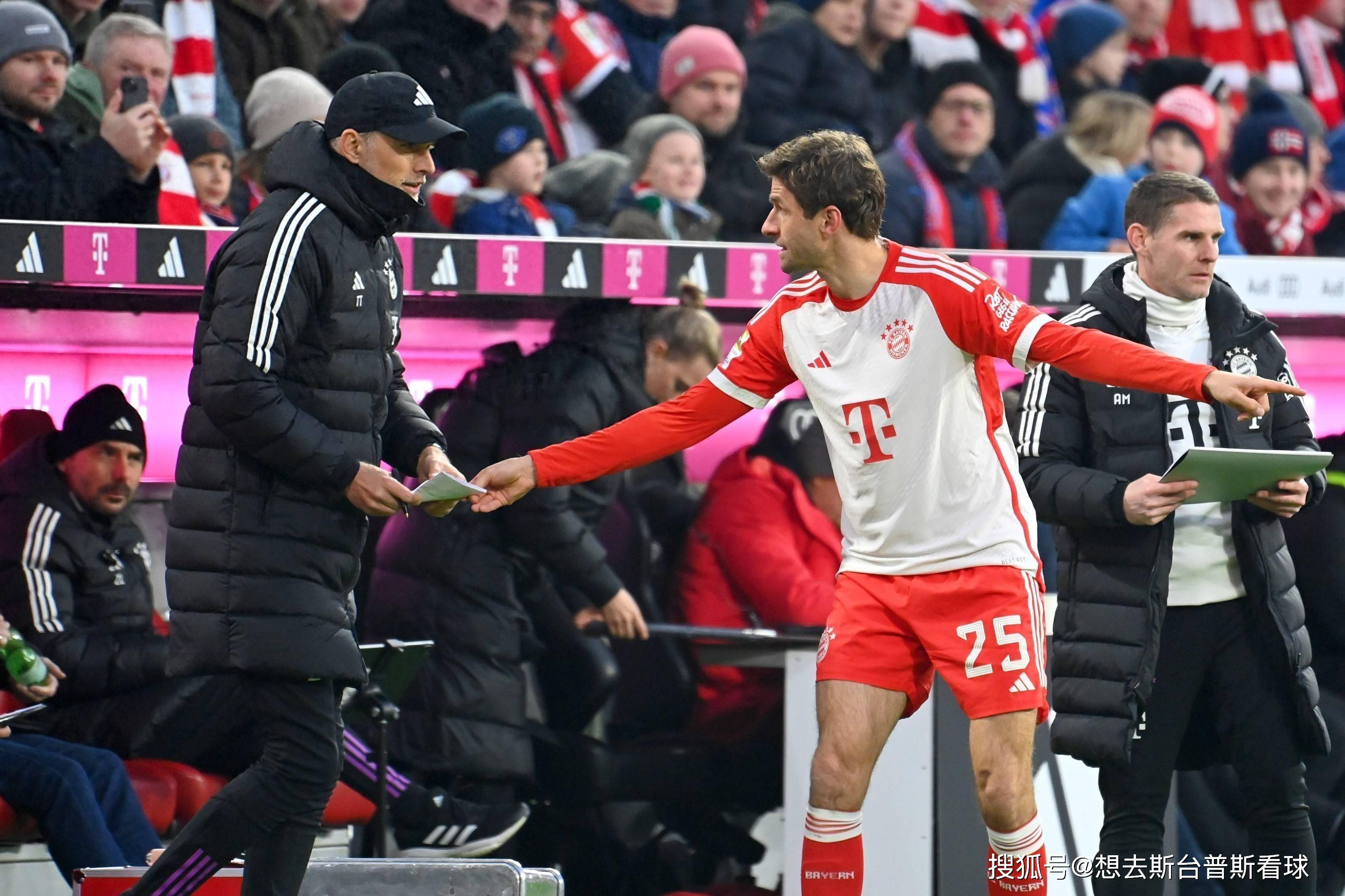 国脚张呈栋：拜仁后卫培训人生第一次正式执教的简单介绍