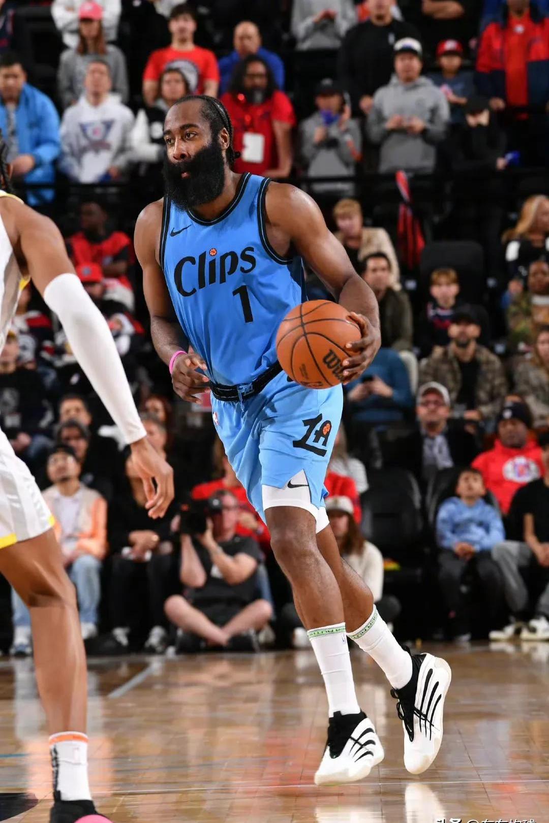 关于哈登复出助篮网逆转,火箭告别三连胜的信息 关于哈登复出助篮网逆转,火箭告别三连胜的信息