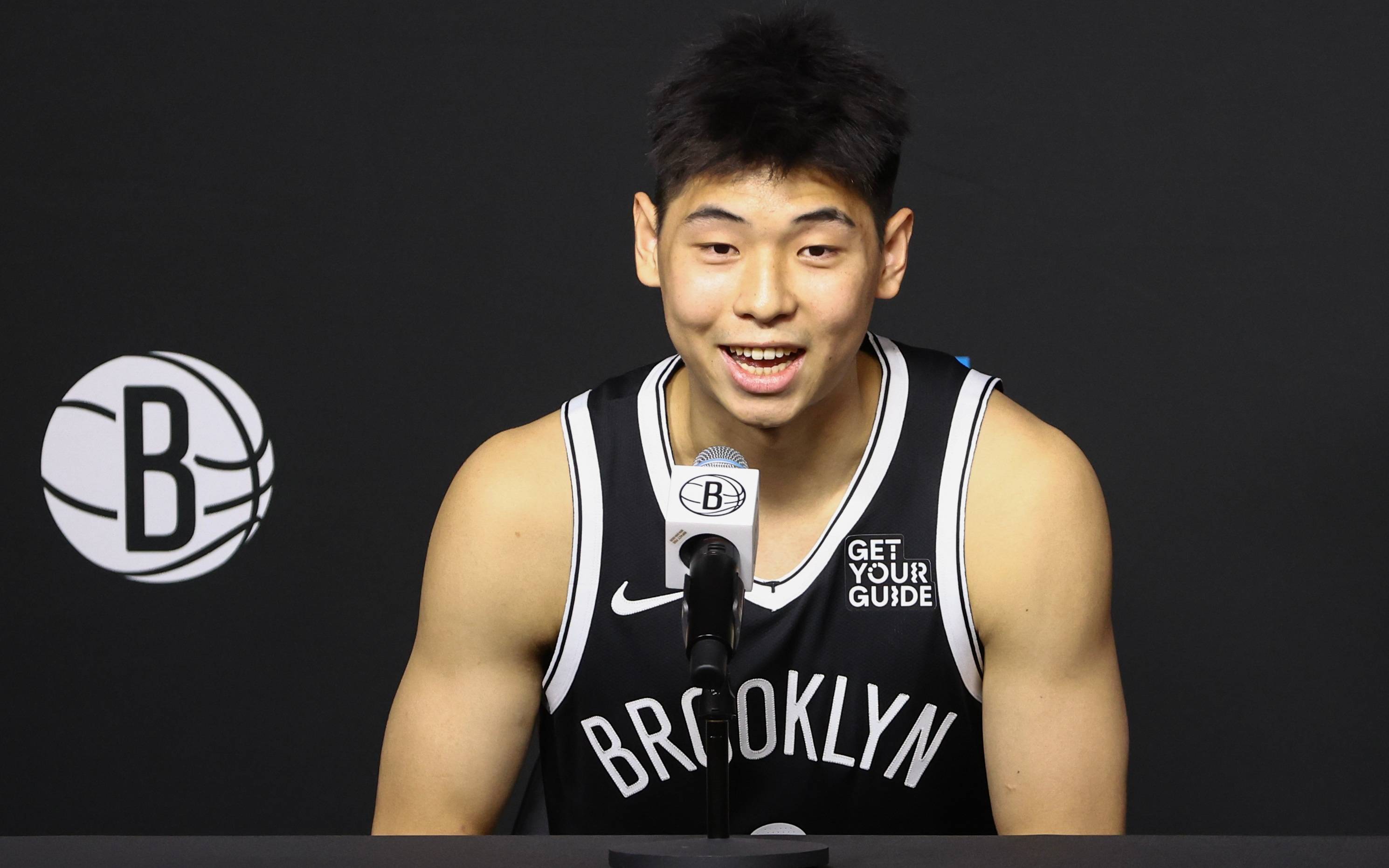 勇士逆袭篮网,豪取NBA季前赛首胜 勇士逆袭篮网,豪取NBA季前赛首胜